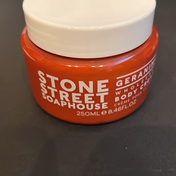 Stone Street Soaphouse Geranimo Body Cream NEW - Picture 2 of 2